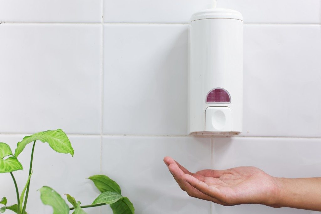 hand sanitizer dispenser